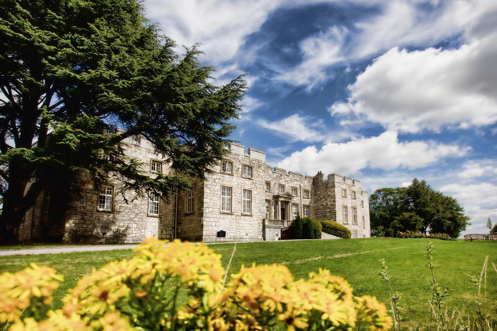 Hazlewood Castle & Spa Tadcaster Buitenkant foto