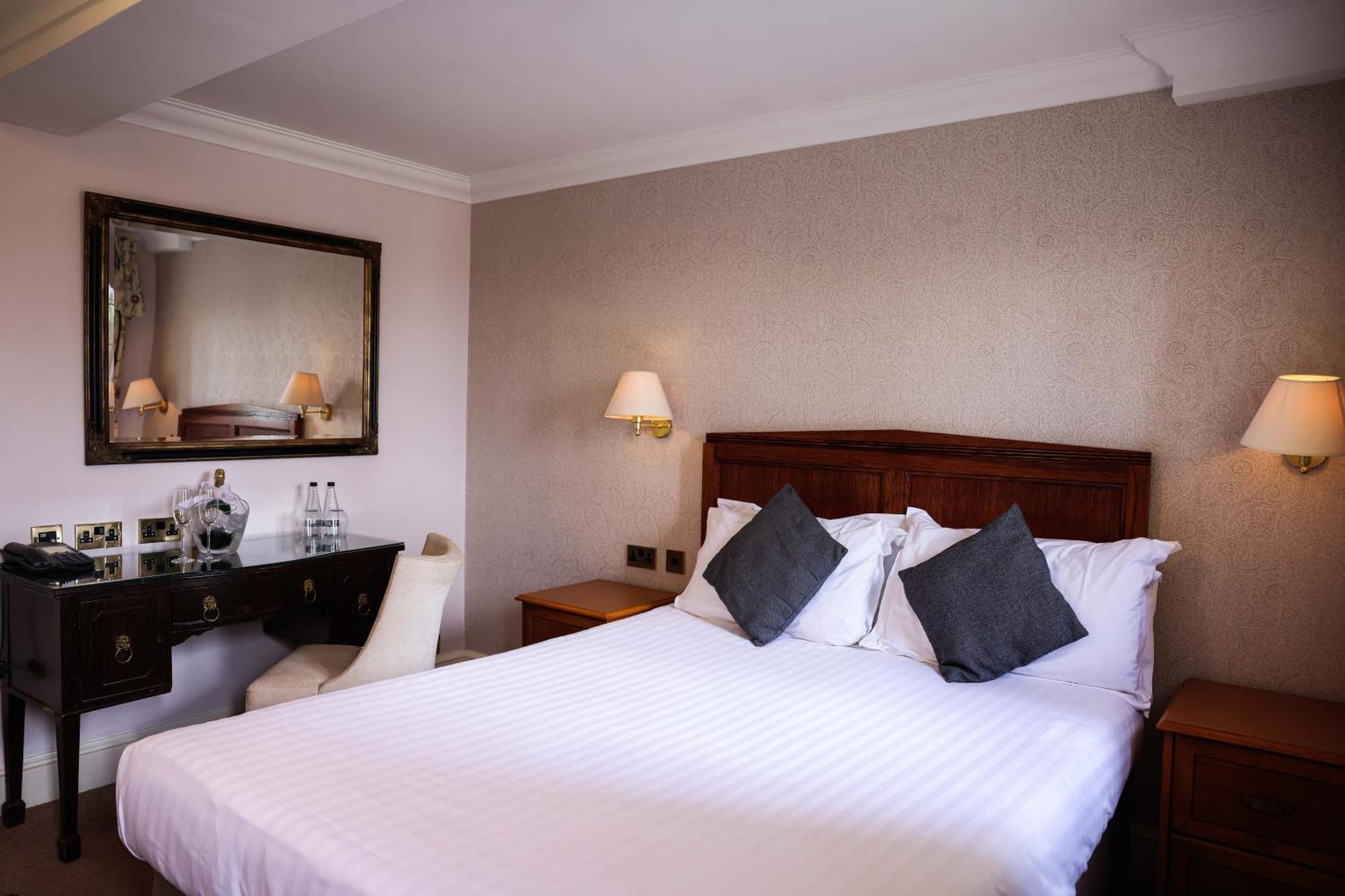 Hazlewood Castle & Spa Tadcaster Buitenkant foto