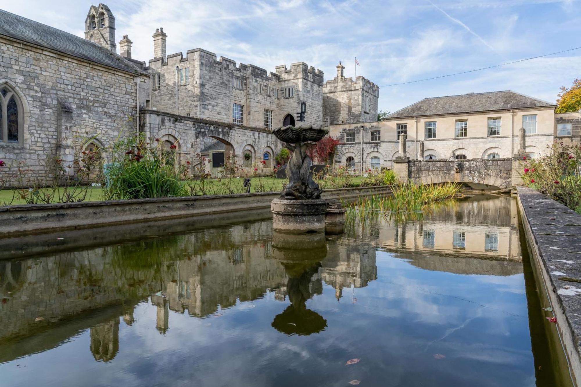 Hazlewood Castle & Spa Tadcaster Buitenkant foto