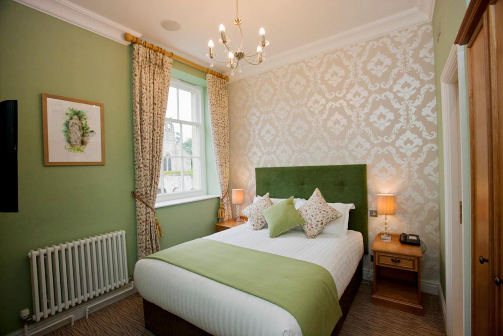 Hazlewood Castle & Spa Tadcaster Buitenkant foto
